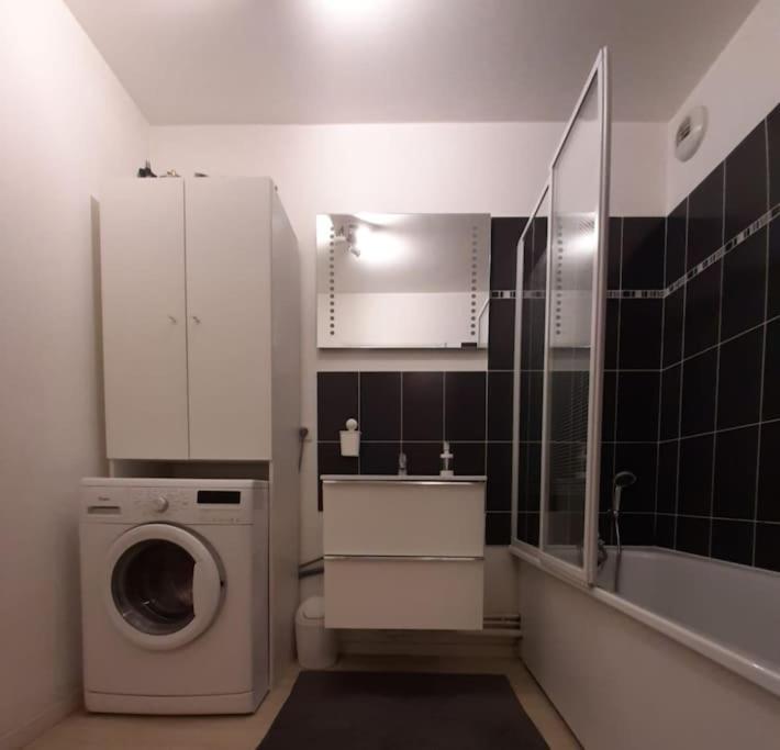 Joli Appartement Avec Jardin Et 2 Parkings Prives Argenteuil Exteriér fotografie