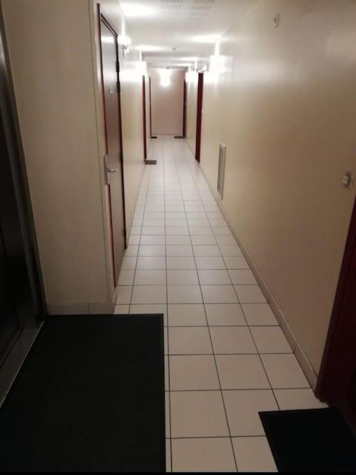Joli Appartement Avec Jardin Et 2 Parkings Prives Argenteuil Exteriér fotografie