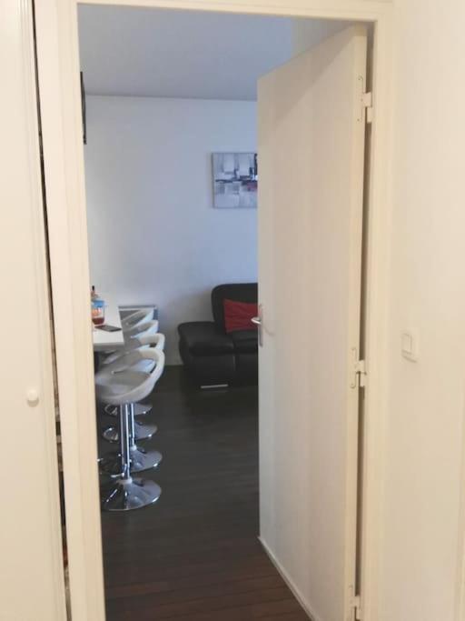 Joli Appartement Avec Jardin Et 2 Parkings Prives Argenteuil Exteriér fotografie