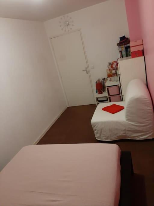 Joli Appartement Avec Jardin Et 2 Parkings Prives Argenteuil Exteriér fotografie